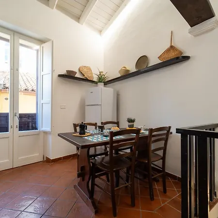 Guesthost - Quaint Ortigia Center Syracuse