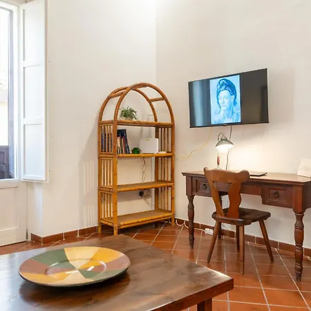 Guesthost - Quaint Ortigia Center