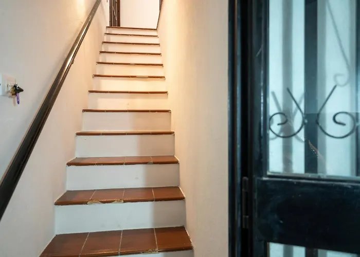 Guesthost - Quaint Ortigia Center Apartment