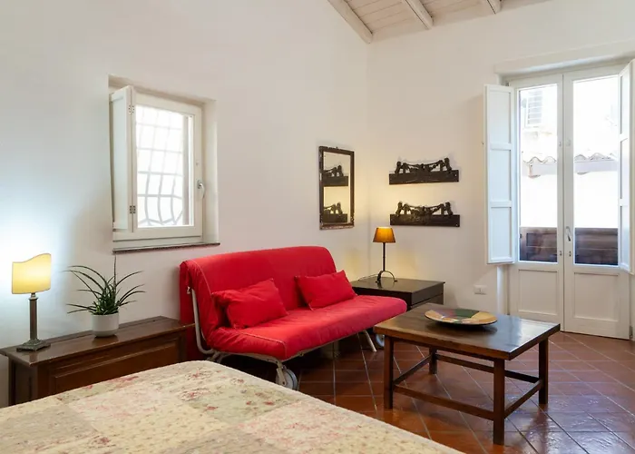 Guesthost - Quaint Ortigia Center Apartment
