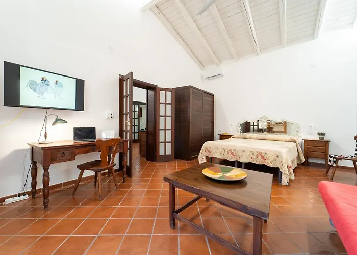 Guesthost - Quaint Ortigia Center Apartment